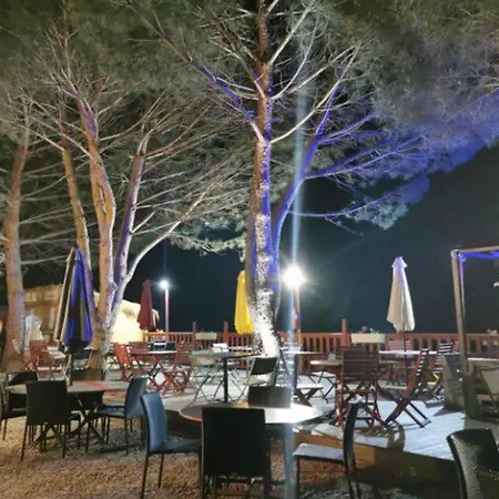 Mobil-home A Avec Terrasse - Api-1-52-258 Campsite Saint-Maime